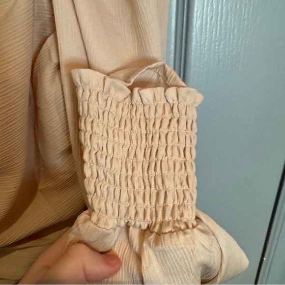 ASTR The Label Puff Sleeve Square Neck Top Sz M Blush Smocked Coquette Romantic - Picture 9 of 16